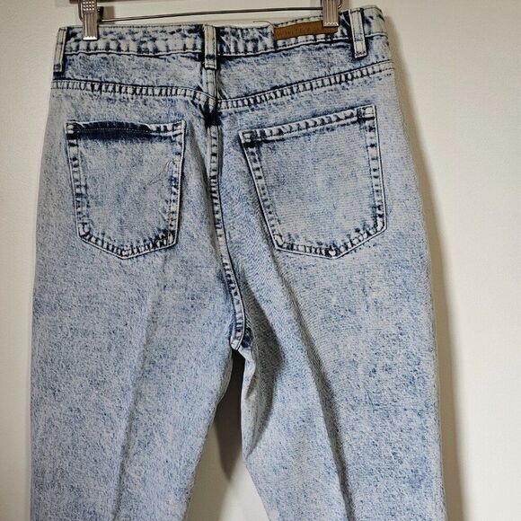 EUC LIKE NEW WHITEFOX LIGHT WASH HIGH RISE MOM JEANS SIZE XL - Picture 3 of 16